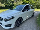 Mercedes-Benz B 220 4MATIC-NAVI-RFK-AHK-LED-STDHZ-TOTW-PANO - Mercedes-Benz B 220 aus 2015