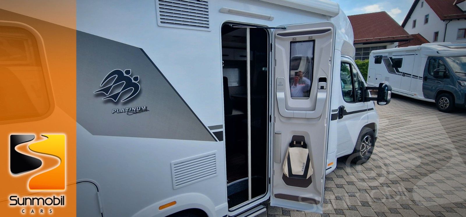 Fahrzeugabbildung Knaus Live Wave 650 MF Platinum Selection 180 PS Auto