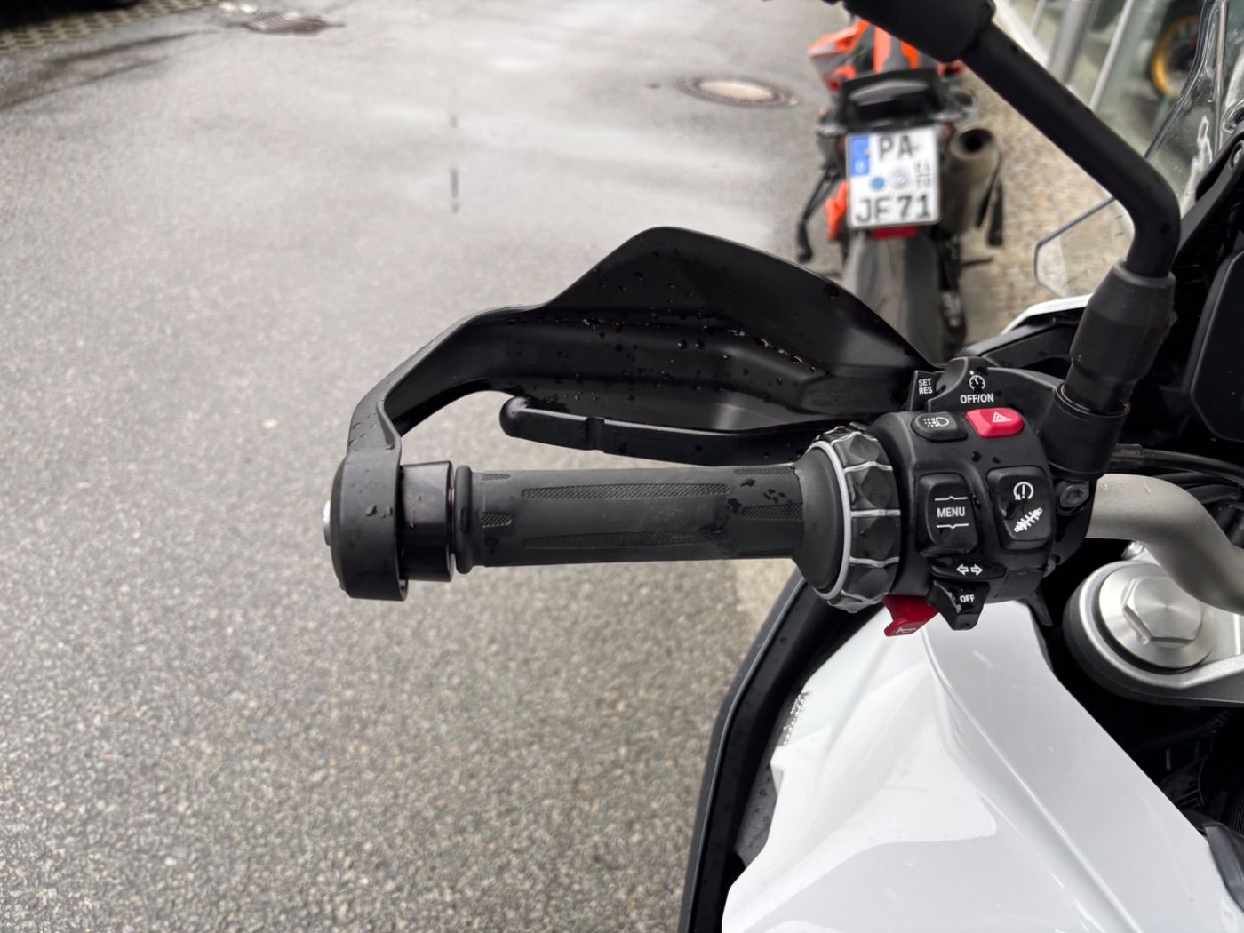 Fahrzeugabbildung BMW F 900 XR 4 Pakete Seitenkoffer