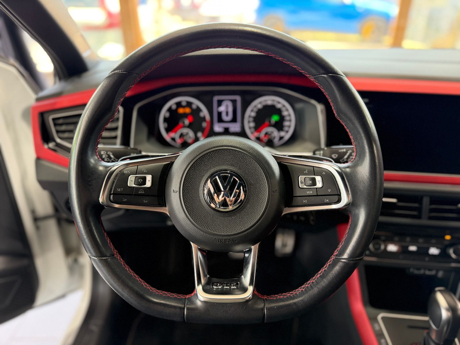 Fahrzeugabbildung Volkswagen Polo VI 2.0 TSI GTI |DSG|AUTOMATIK|LED