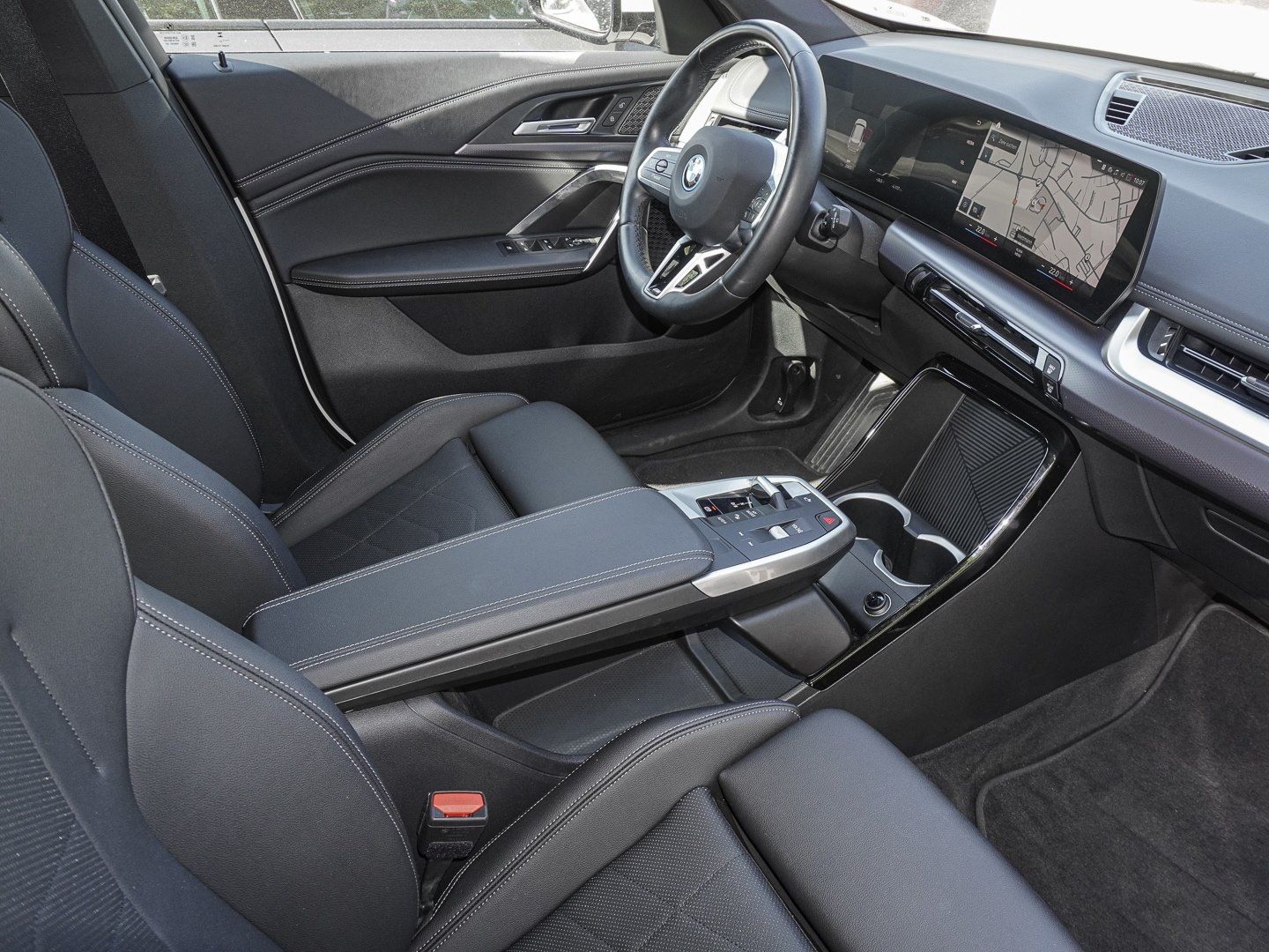 BMW iX1 xDrive30 M Sport RFK NAVI LED Sound Syst. foto 3