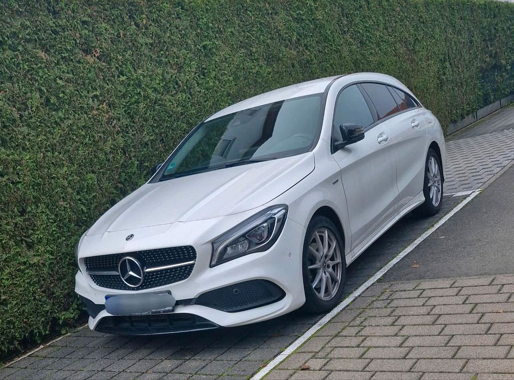 Image of Mercedes-Benz CLA 200