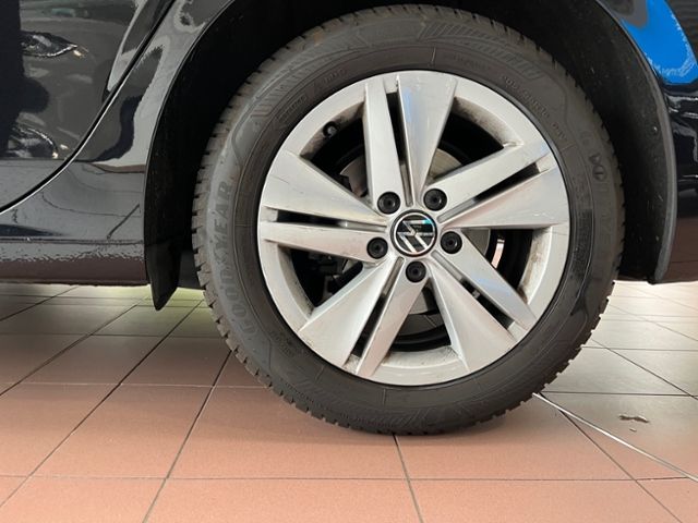 Fahrzeugabbildung Volkswagen Golf Variant 2.0 TDI DSG LIFE GJR ACC NAVI AHK