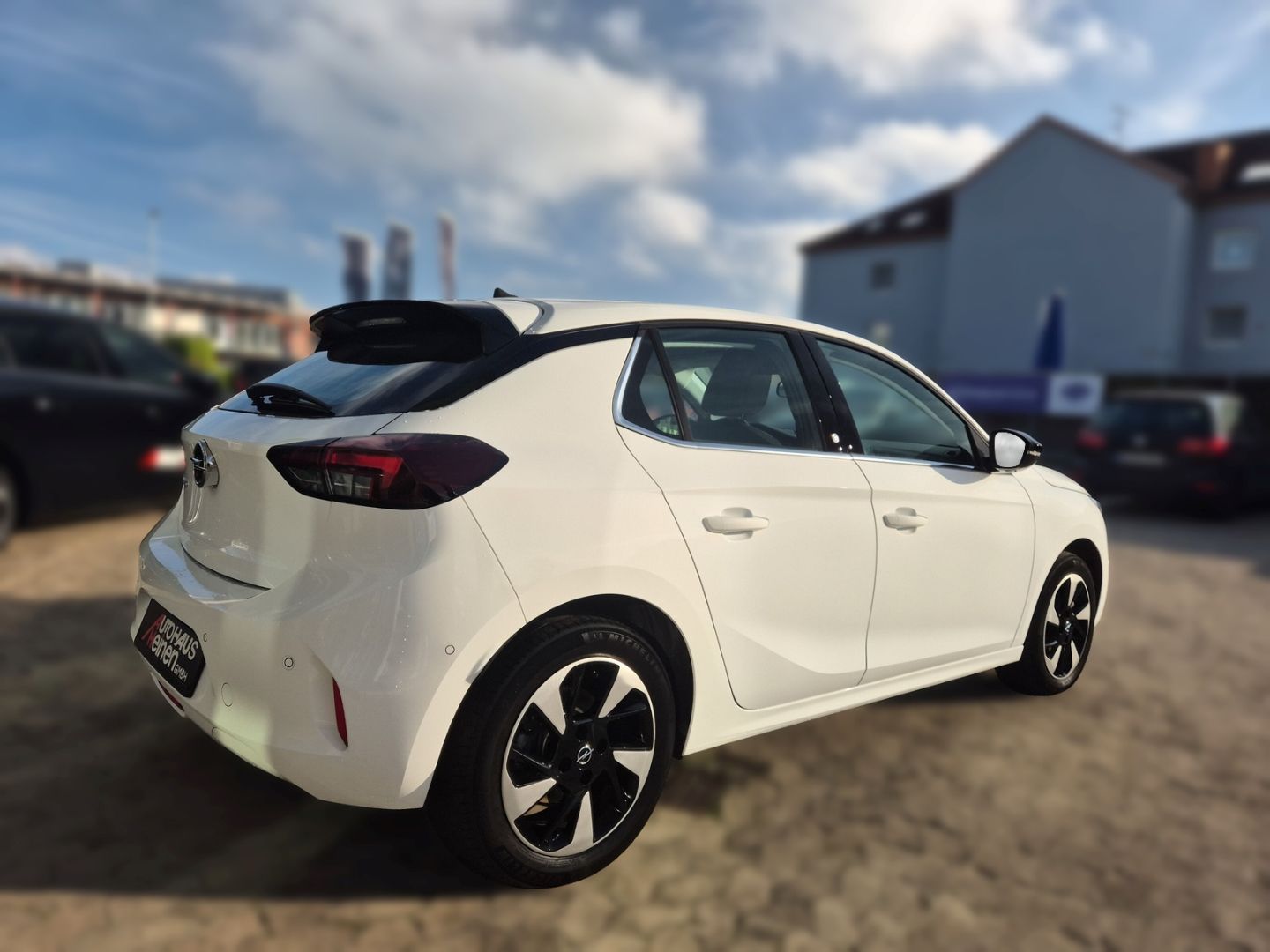 Fahrzeugabbildung Opel Corsa-e Corsa F e Elegance Navi LED ACC Apple Ca