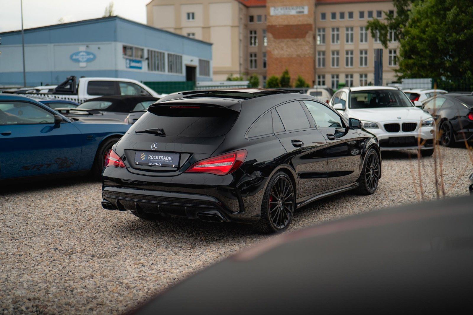 Fahrzeugabbildung Mercedes-Benz CLA 45 AMG 4Matic Performance Night *Pano*LED*