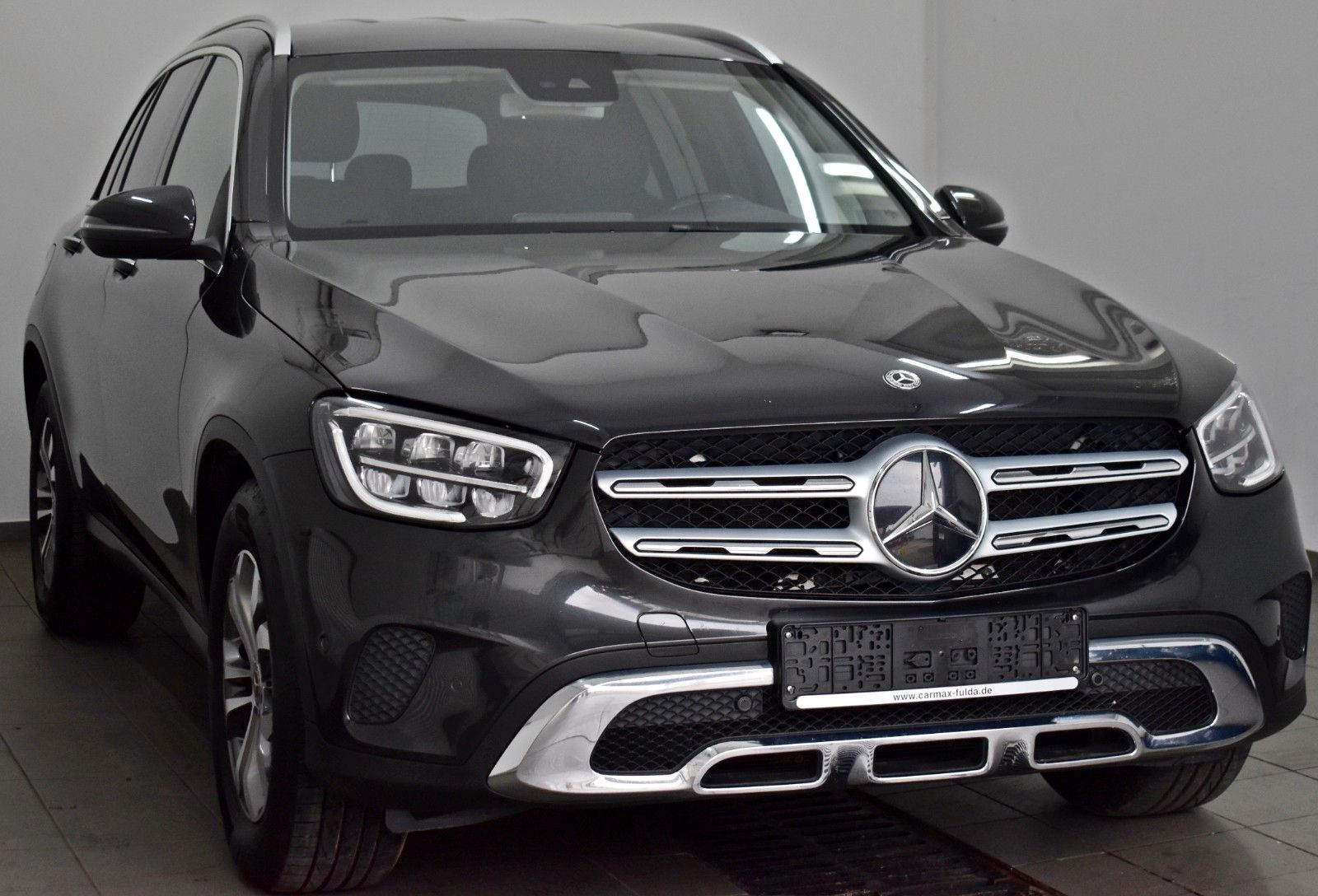 Fahrzeugabbildung Mercedes-Benz GLC 220d 4M Navi,LED,Kamera,Park-Paket,SR+WR