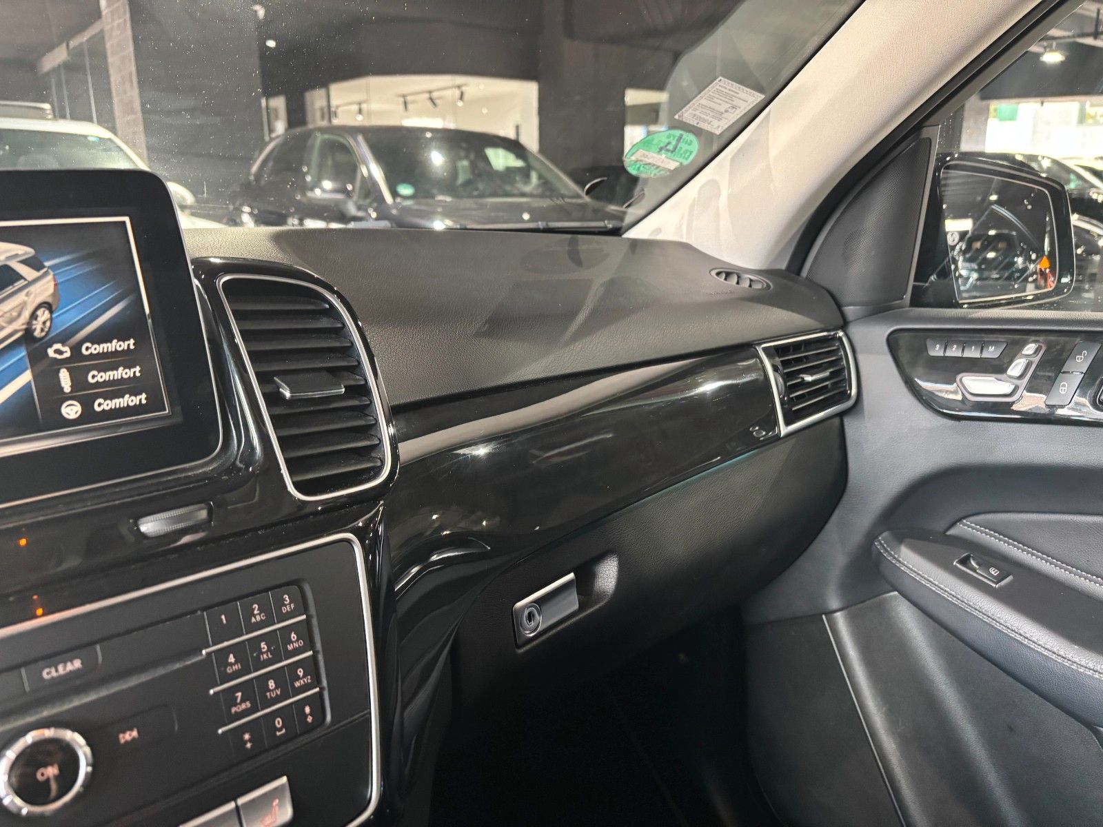 Fahrzeugabbildung Mercedes-Benz GLE 43 AMG 4Matic /PANO/MEMORY/360°/AMBIENTE