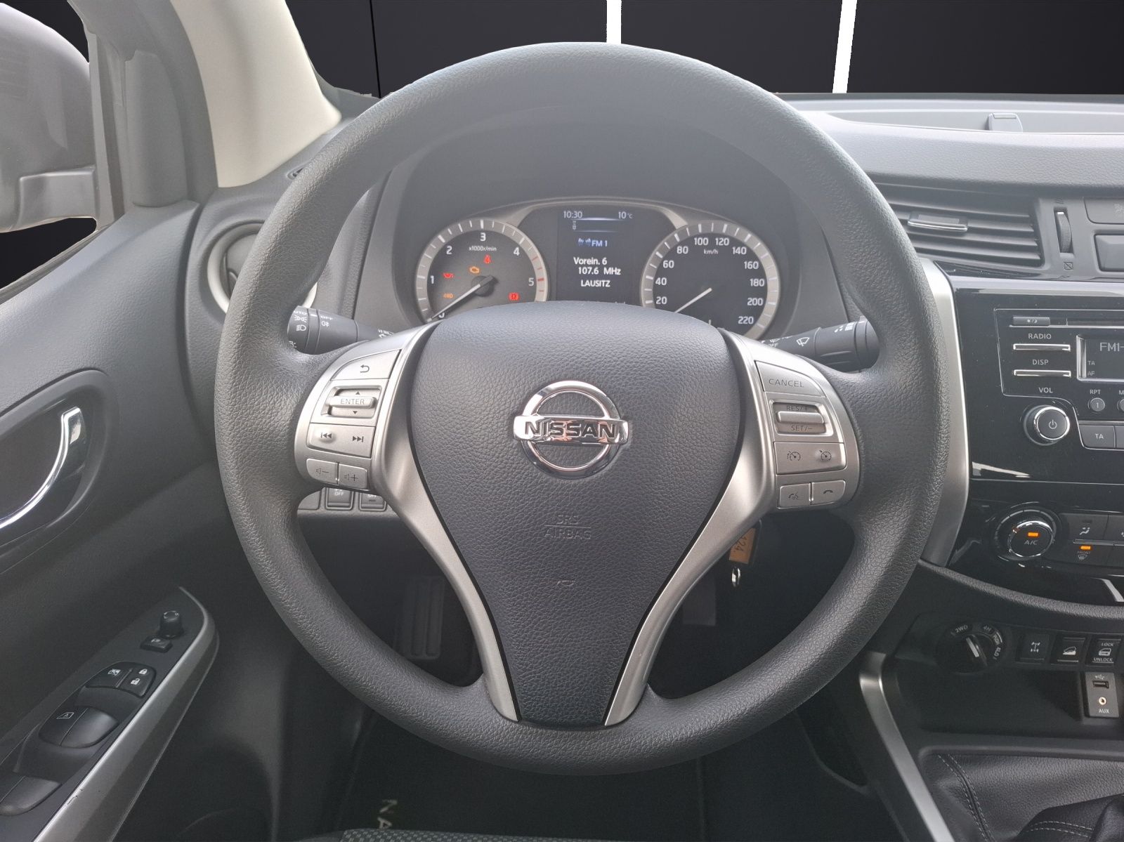 Fahrzeugabbildung Nissan Navara NP300 4x4 ASG 03.2027 o. 160T KM AHK Klim