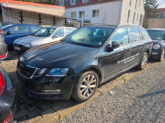 Skoda Octavia 2.0 DSG Navi TLeder Tempom Sihzg Folie