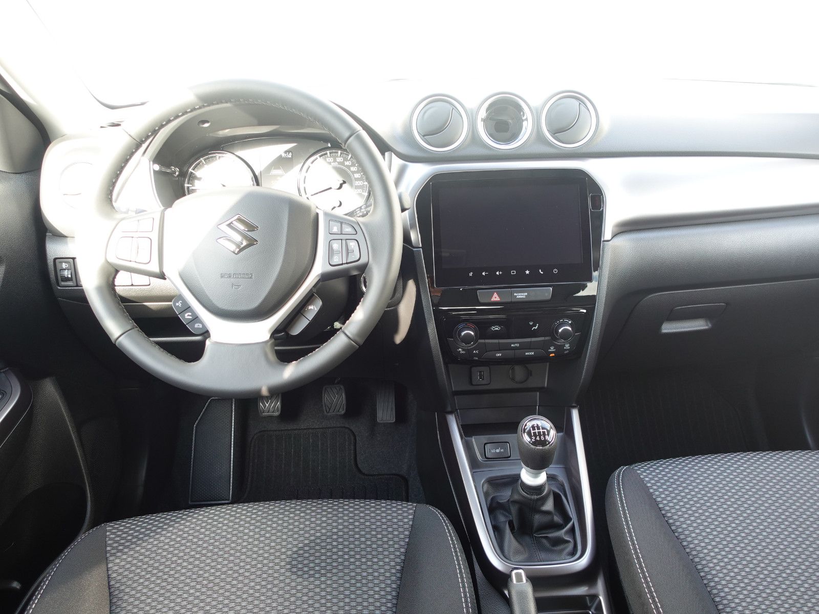 Fahrzeugabbildung Suzuki Vitara Comfort 1.4,Navi,Kamera,Sitzhz,LED,17"Alu
