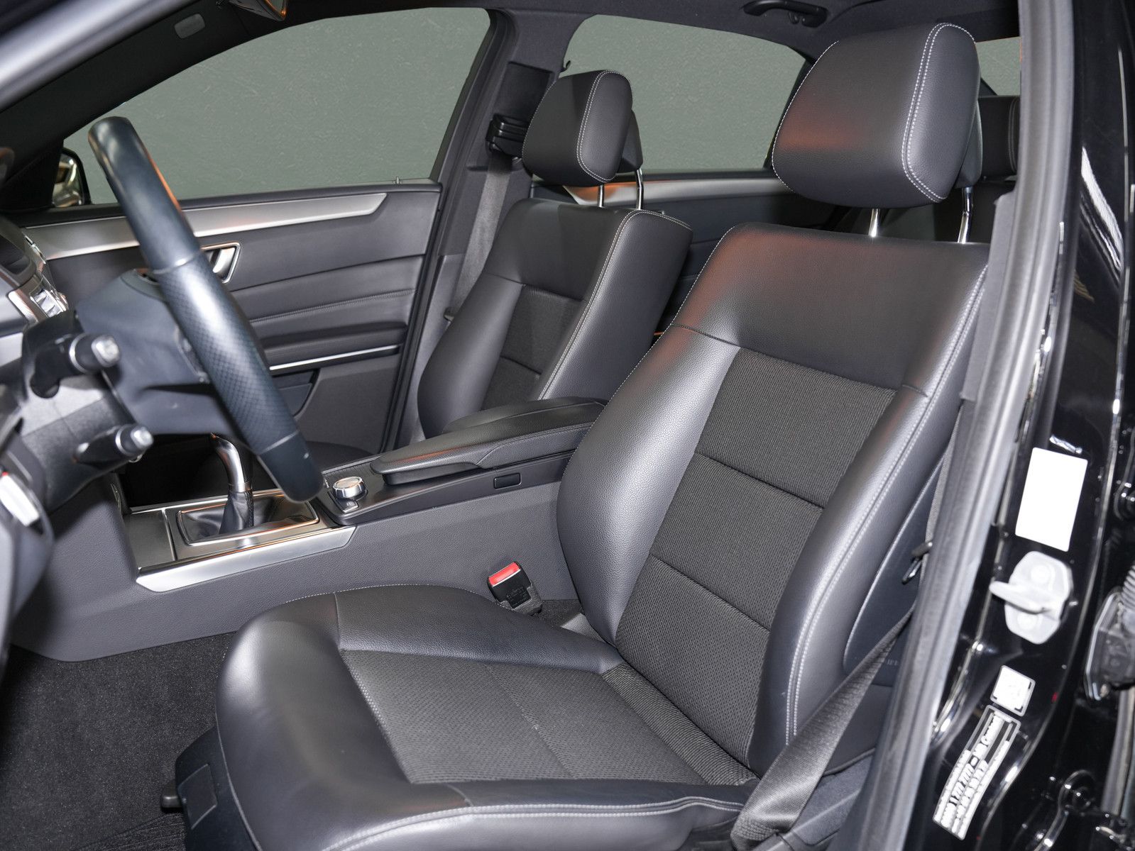 Fahrzeugabbildung Mercedes-Benz E 220 CDI Avantgarde - ILS|S-Dach|Stzhzg|Parkass