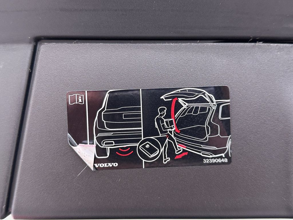 Volvo V90 T8 AWD Recharge Plug-In Hybrid Ultra Dark foto 22