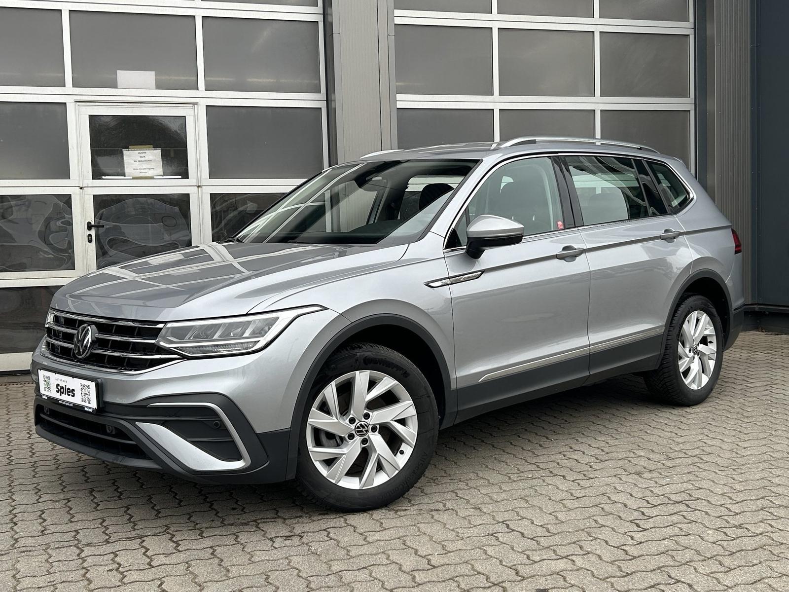Volkswagen Tiguan Allspace Life 7 Sitze AHK LED Navi Shz