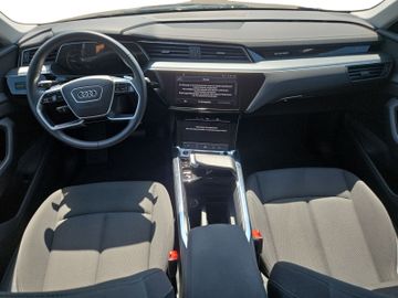 Audi Q8 e-tron - 8