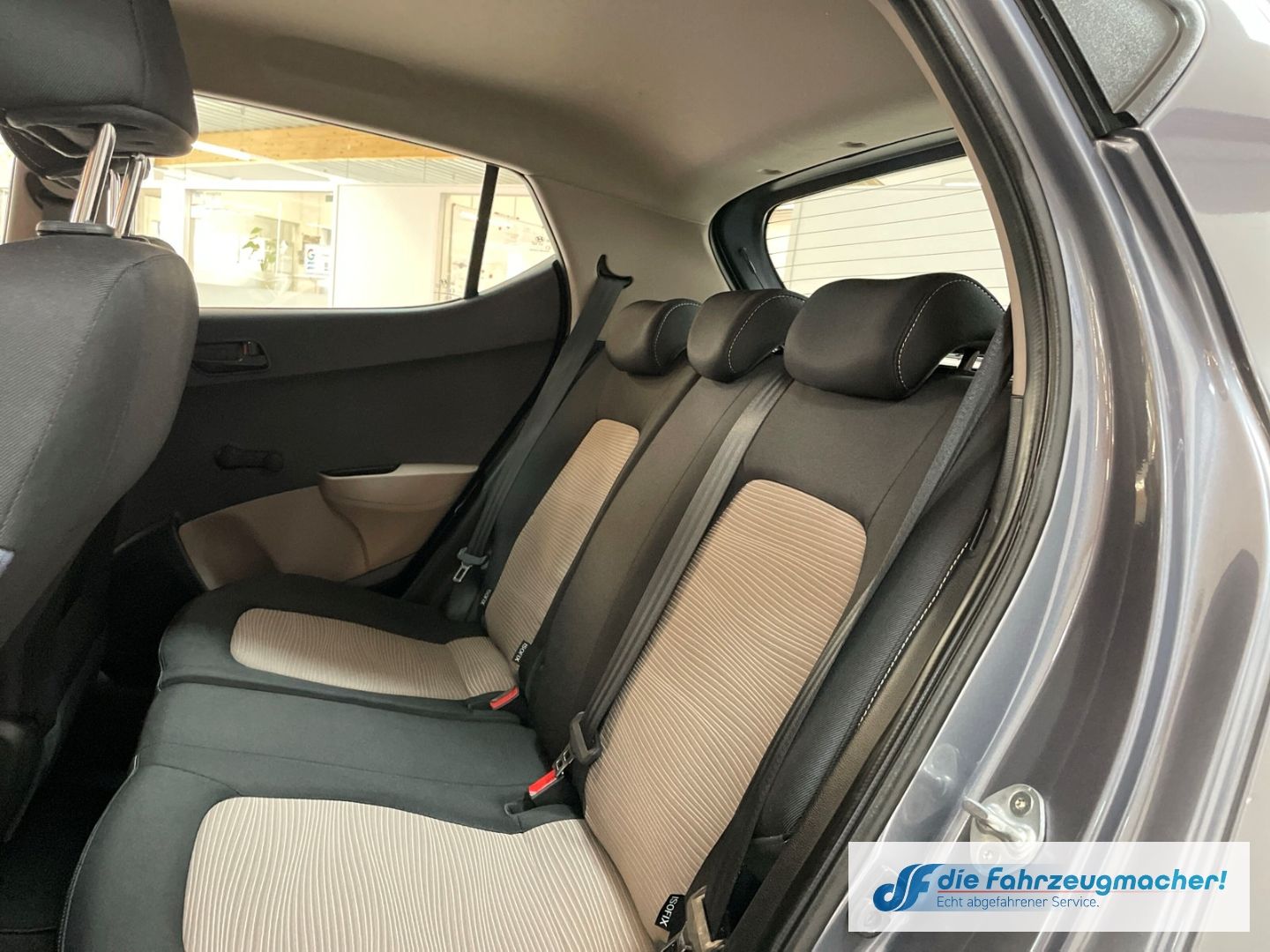 Fahrzeugabbildung Hyundai i10 Classic 1.0 Klima teilb.Rücksb AUX MP3 met.