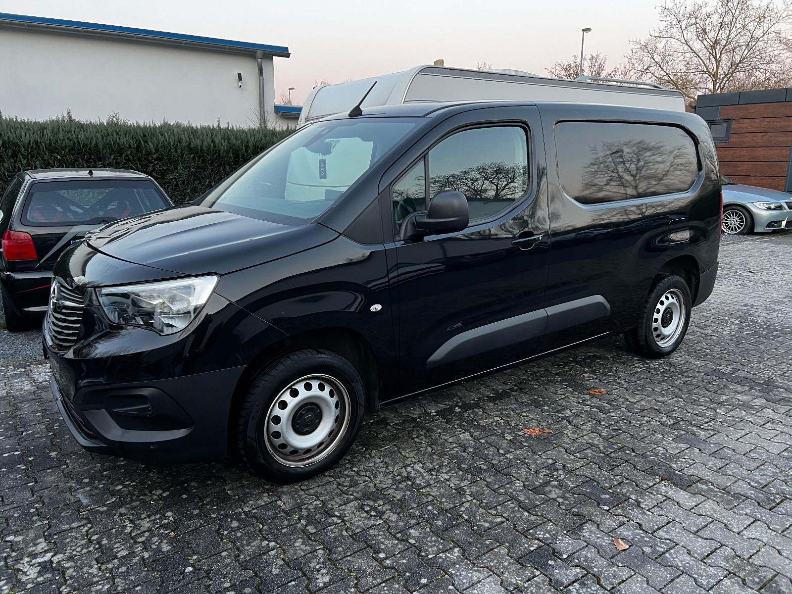 Opel Combo Life 1.5 Diesel 75kW XL Klimaaut. Navi..