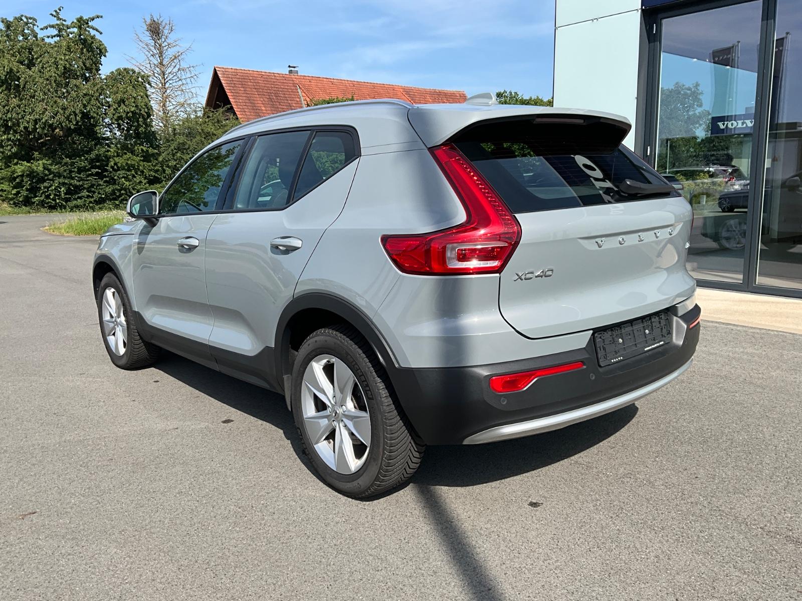 Volvo XC40 Core 2WD