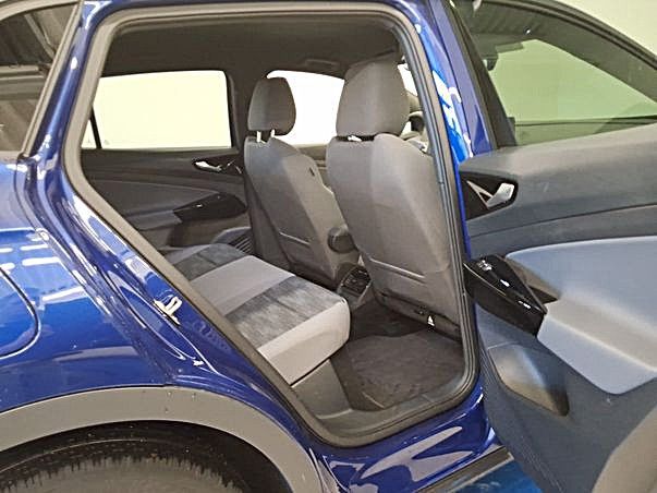 ID.4 Pure 125kW AHK Wärmep. IQ-LIGHT Anschlussga