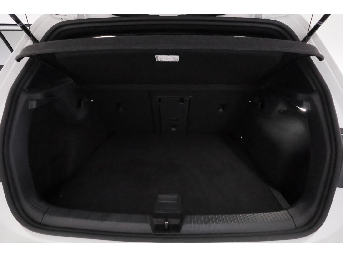 Volkswagen Golf GTI VIII 2.0TSI DSG+LED+CARPLAY+SHZ, миниатюра 16