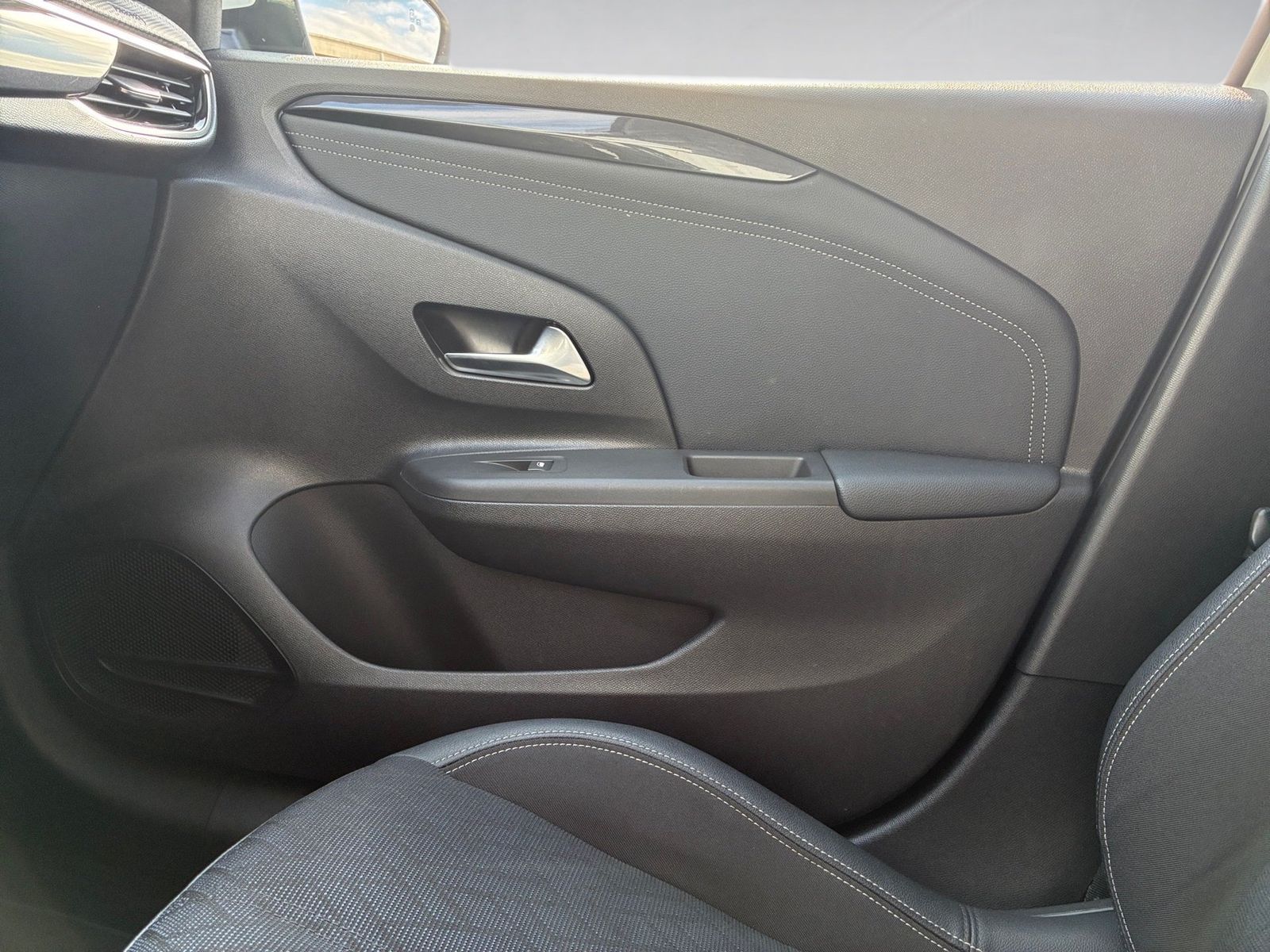 Fahrzeugabbildung Opel Corsa F 1.2 Turbo Elegance Kamera,LED,Navi,PDC