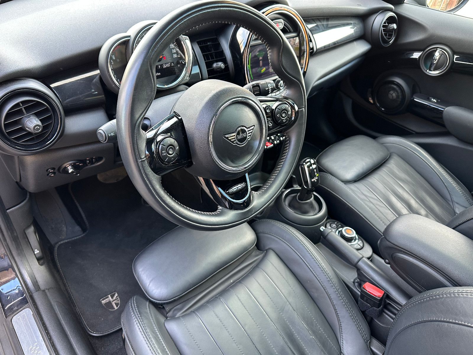 Fahrzeugabbildung MINI COOPER S*LEDER+PANO+AUTOM+BUSINESS-PAKET*