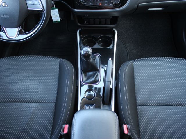 Outlander 2,0 Diamant 2WD DAB*AHK*SHZ*Kamera