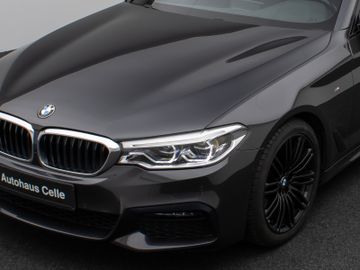 Fahrzeugabbildung BMW 530d xD M Sport Panorama Kamera H/K Alarm 19Zoll