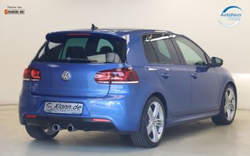 Volkswagen Golf - 6