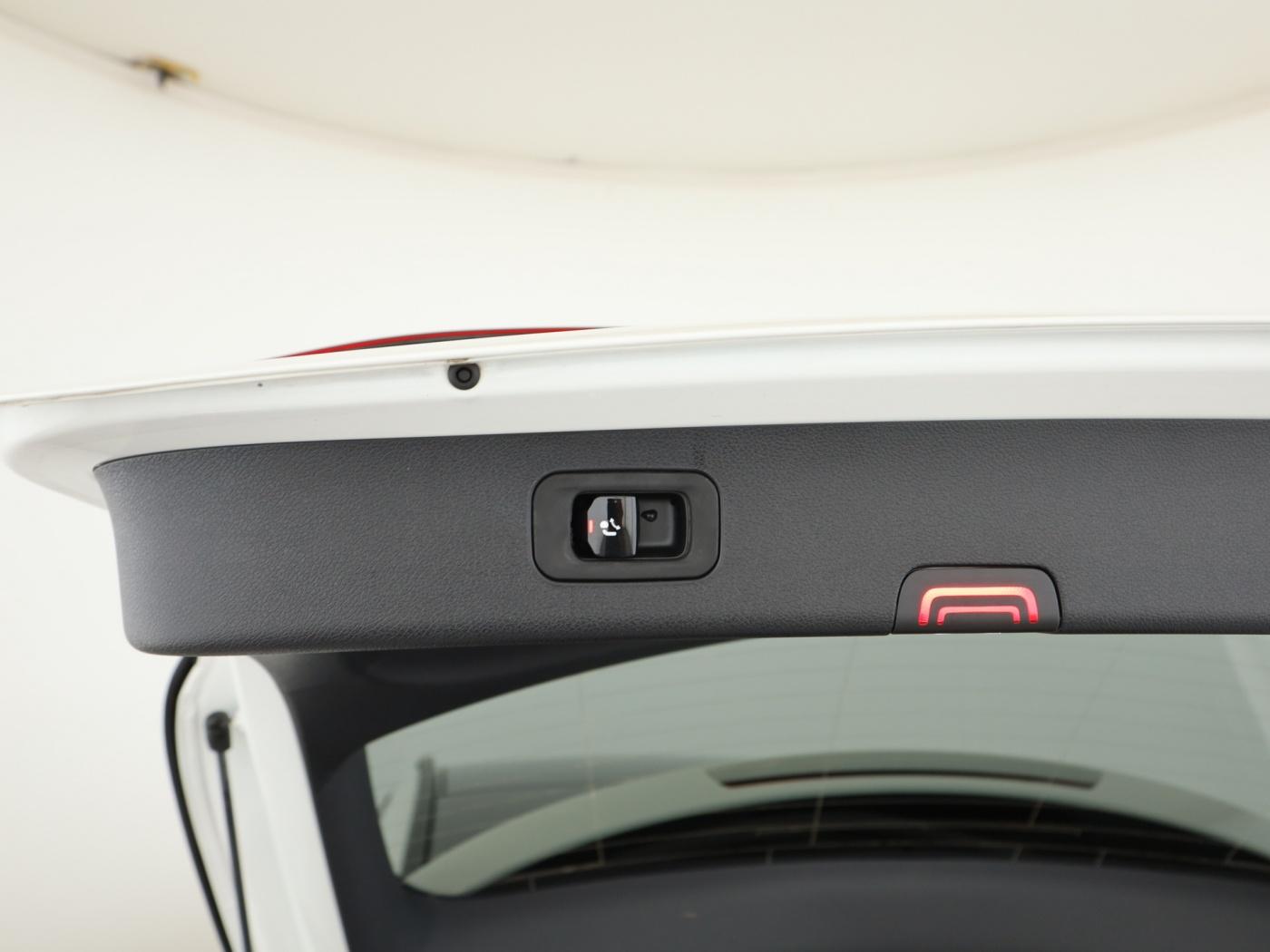 Mercedes-Benz E 200 T *AMG Line Advanced*Panorama*AHK*PTS*Kam.