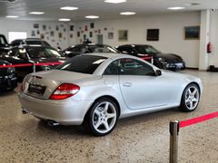 Fahrzeugabbildung Mercedes-Benz SLK 350 Roadster (BI-XENON/PDC/NAVI/LEDER/SHZ/AI