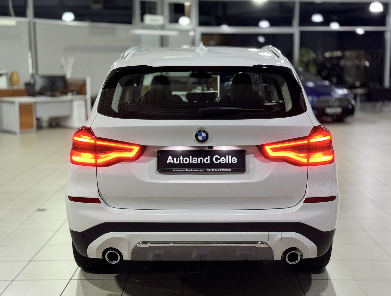 Fahrzeugabbildung BMW X3 xD20d LuxuryLine Kamera HiFi DAB Sport 19Zoll