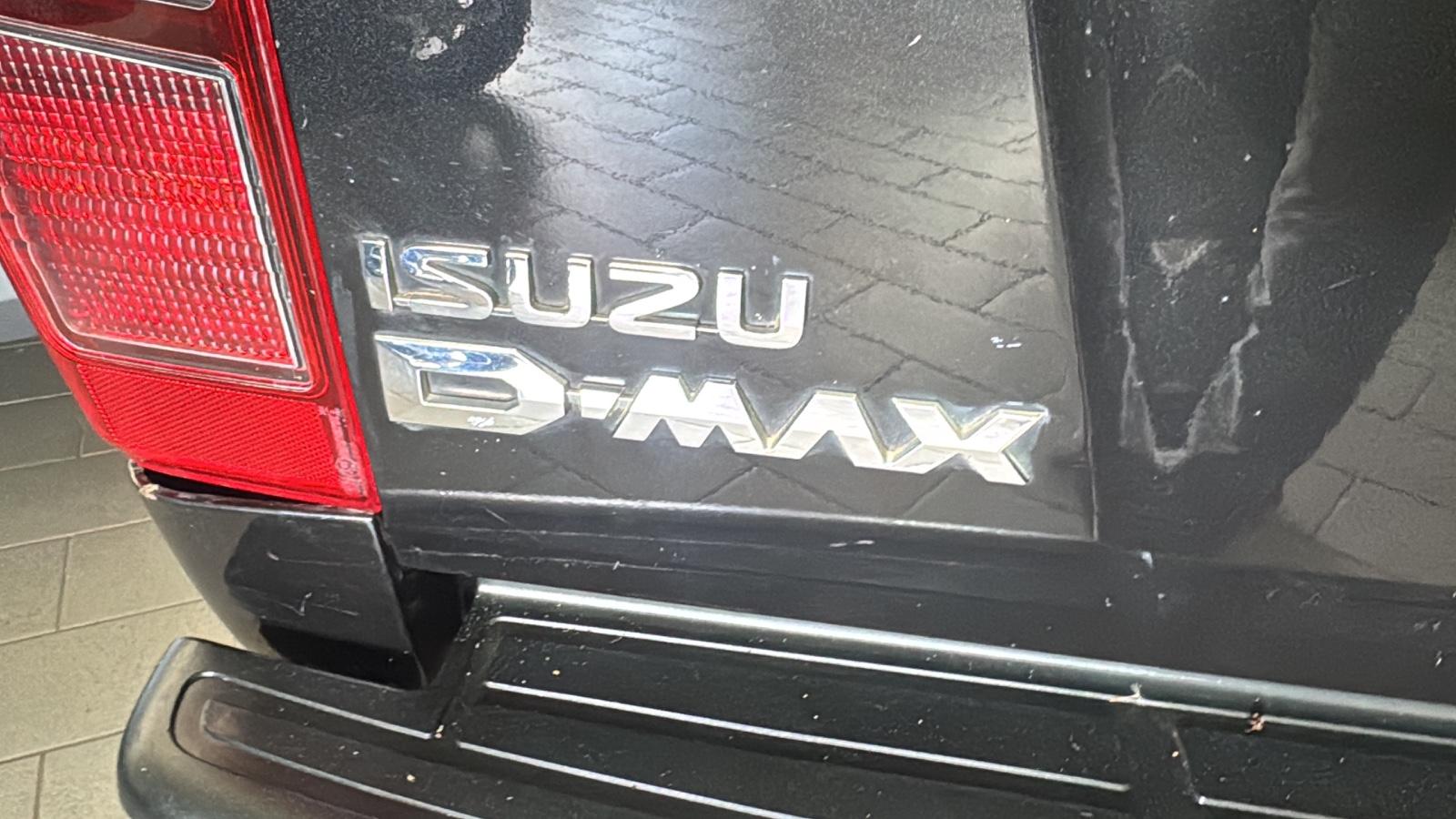 Isuzu D-Max 2.5 TD 136ch 4x4 - 1ère main - Climatisation - Attelage -  Blocage de différentiel