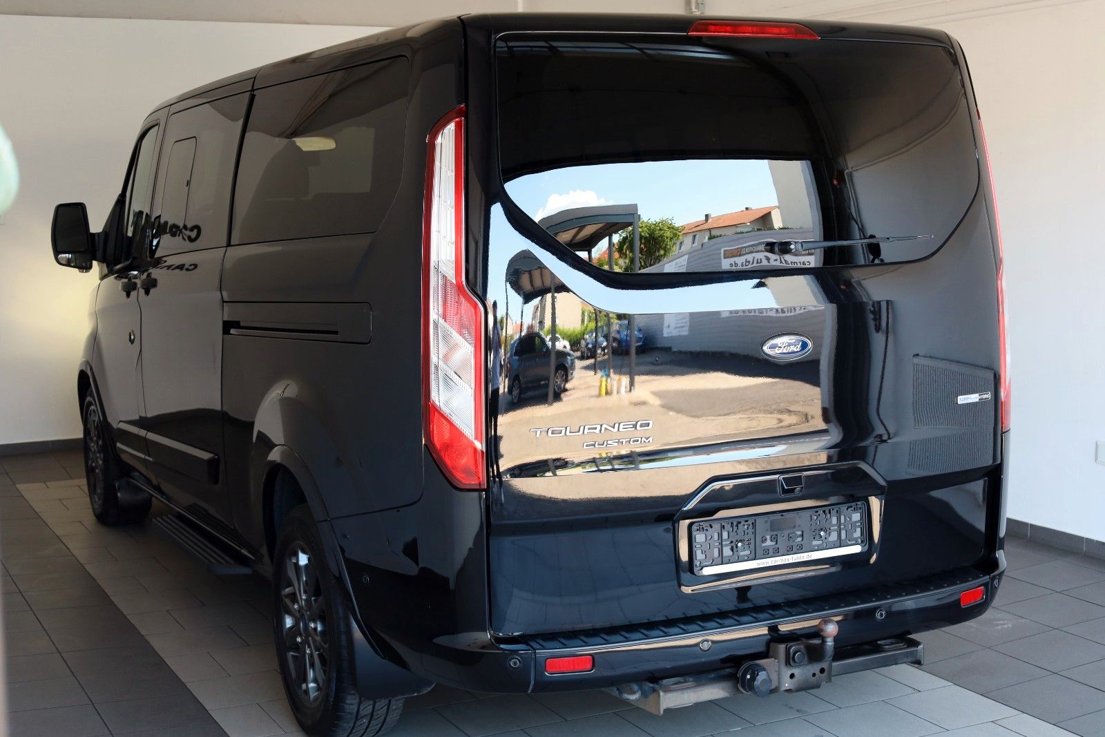 Fahrzeugabbildung Ford Tourneo Custom TITANIUM X 8 Si,Leder,Navi,Xenon