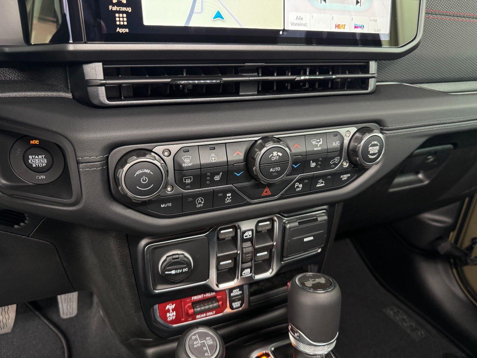Fahrzeugabbildung Jeep Wrangler Rubicon X 3,6 V6 MY26 WARN Seilwinde