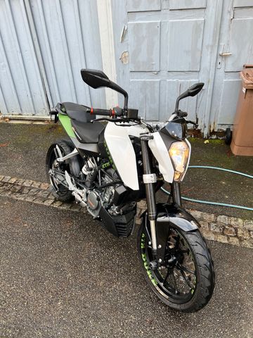 KTM Duke 125