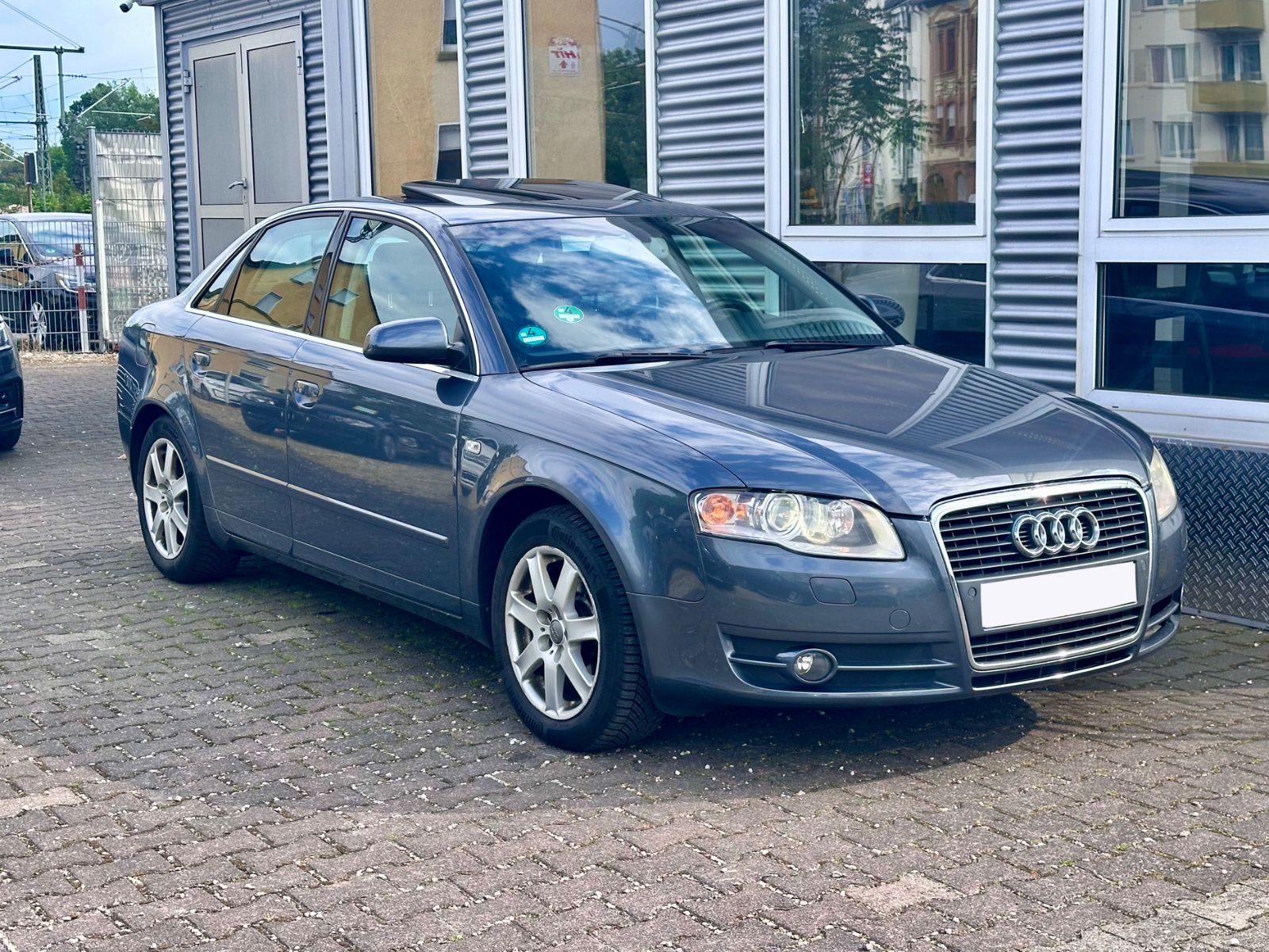Fahrzeugabbildung Audi A4 Limousine 1.8 T Automatik Schiebedach