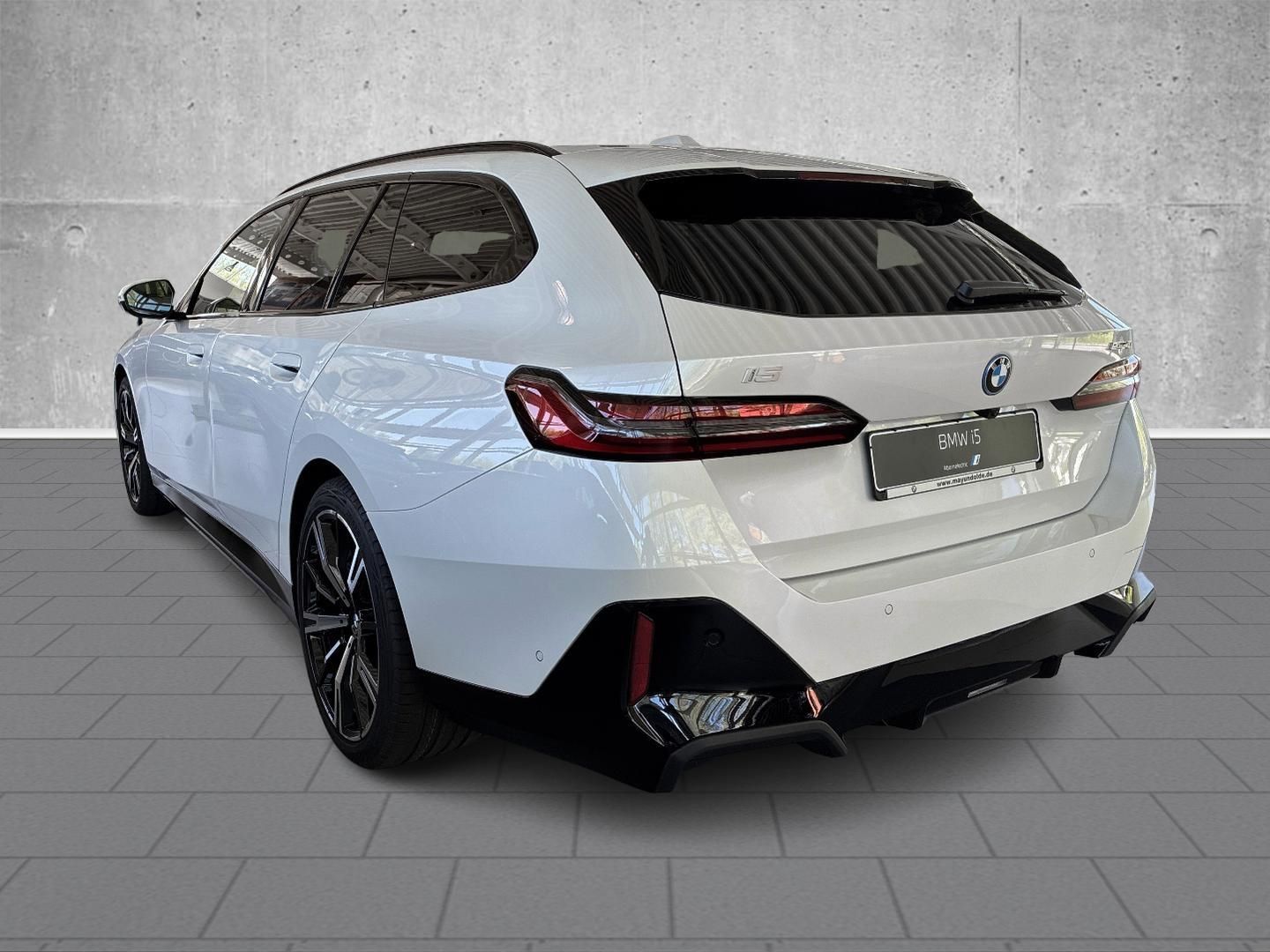BMW i5 eDrive40 Touring M Sport HUD AHK Pano Navi el foto 5
