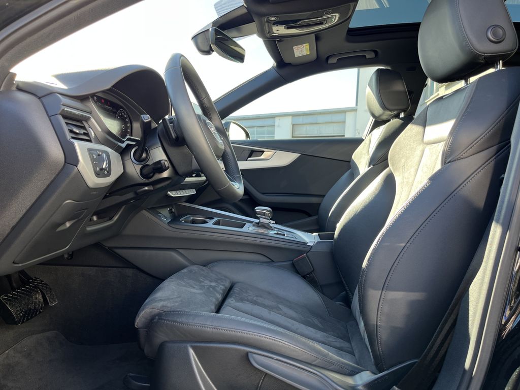 AUDI A4 2025