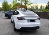 Tesla Model Y Hinterradantrieb RWD RWD - Tesla Model Y Gebrauchtwagen in Berlin