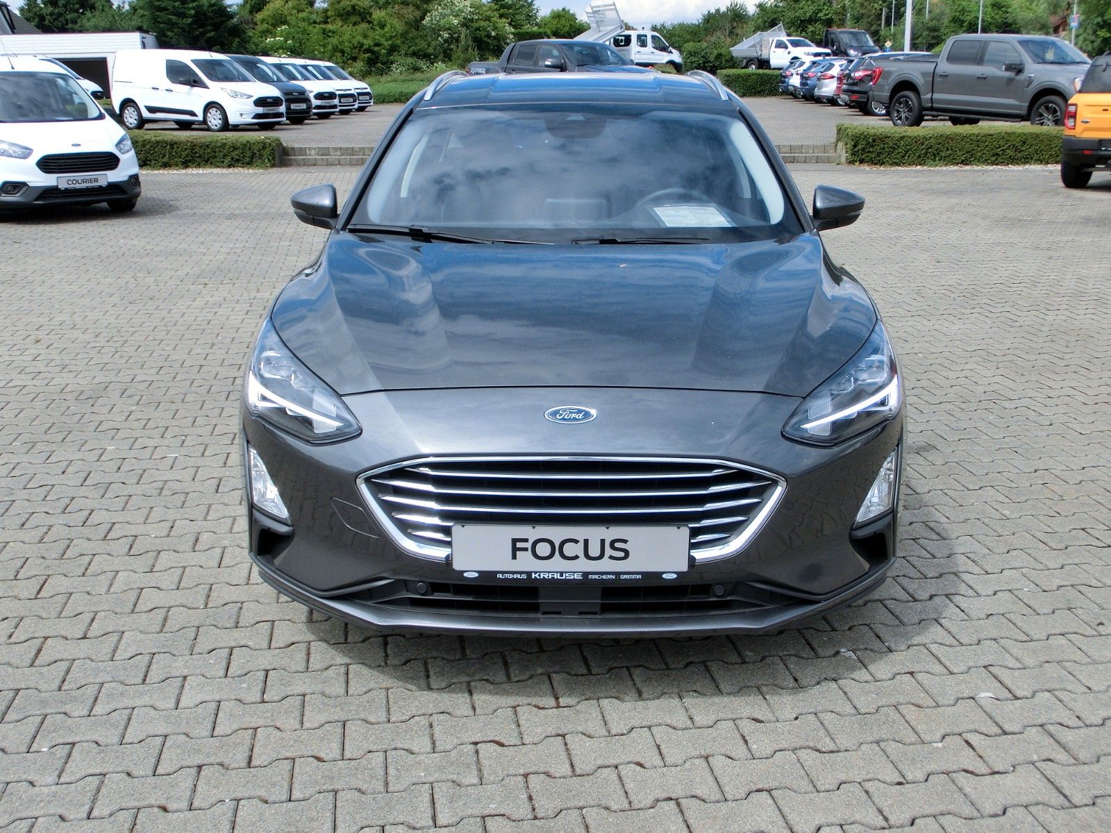 Fahrzeugabbildung Ford Focus Turnier Titanium *Navi*Key-Free*LED*PPS*