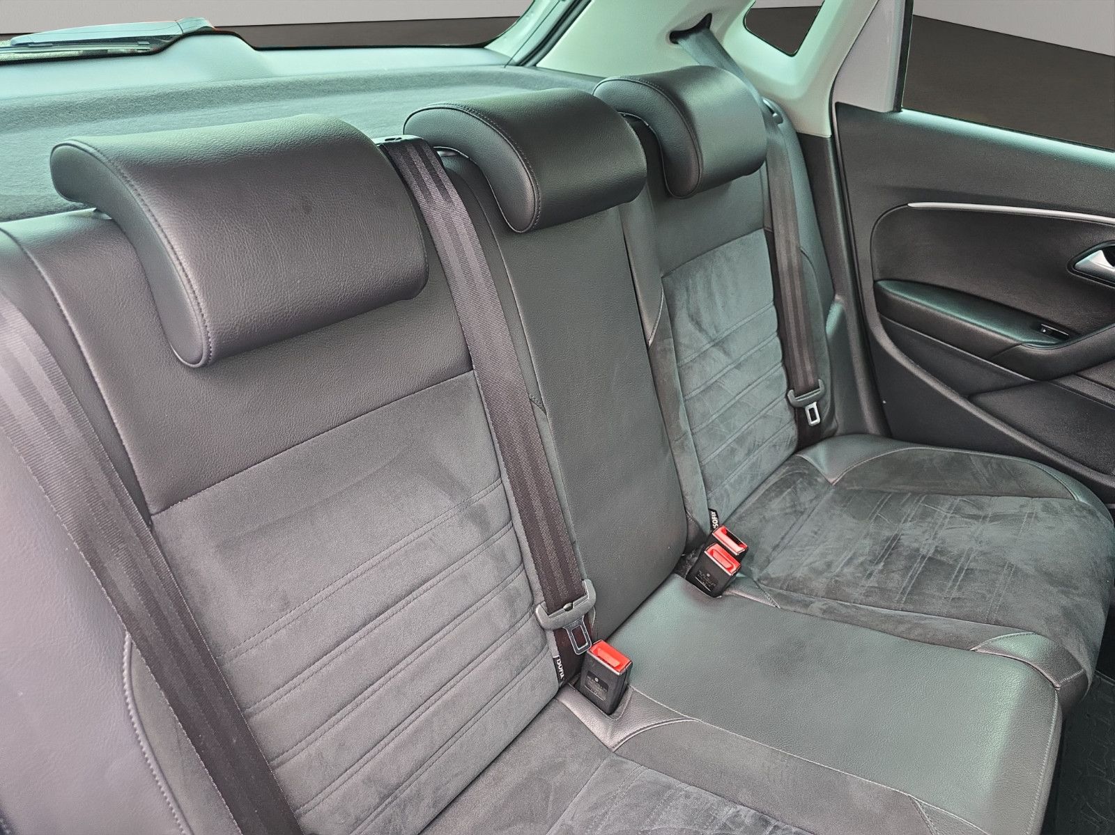 Fahrzeugabbildung Volkswagen Polo V Comfortline NAVI/ RÜCKFAHRKAMERA/ SHZ