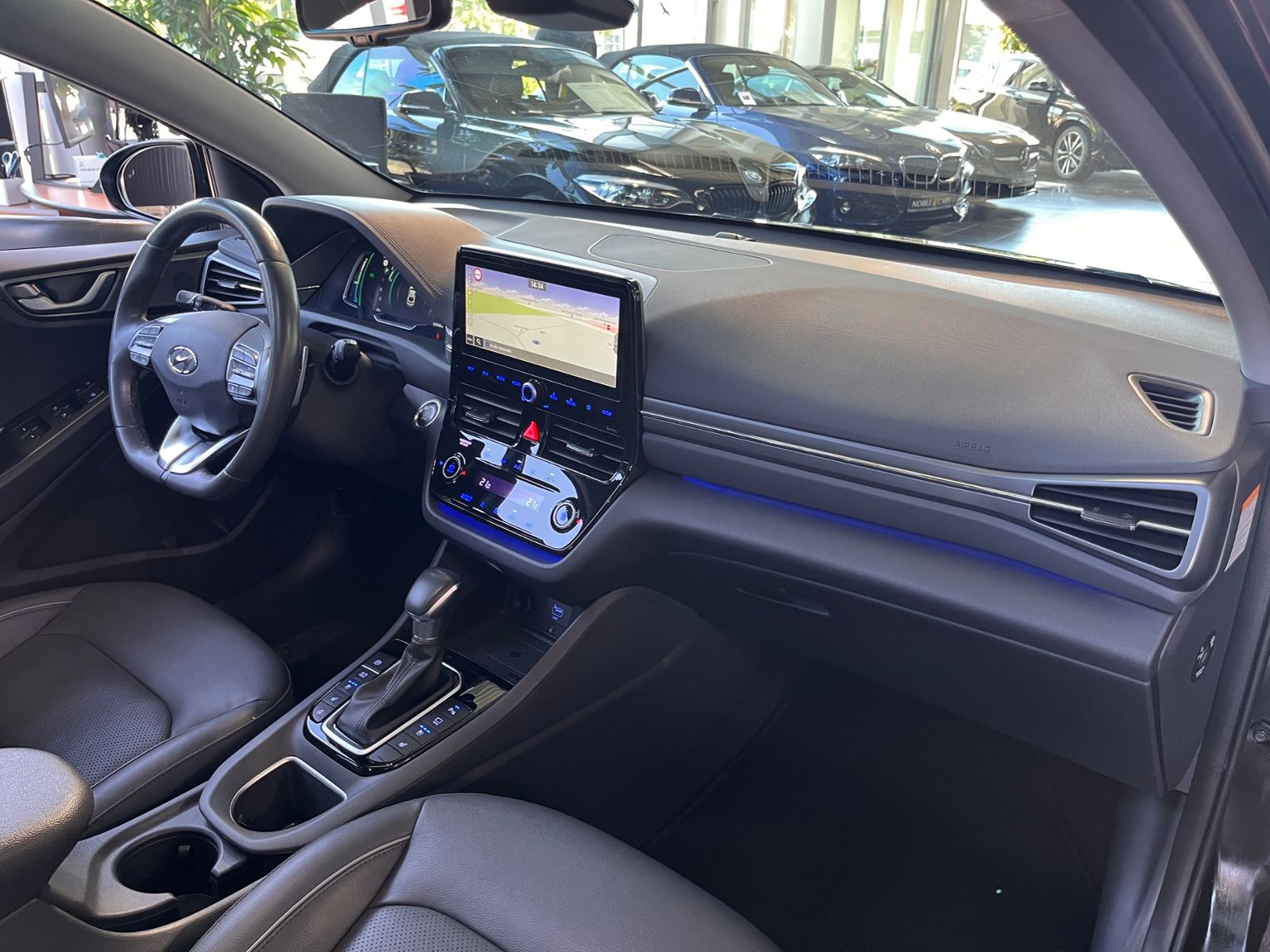 Fahrzeugabbildung Hyundai IONIQ Premium Prime Hybrid PANO LEDER LED