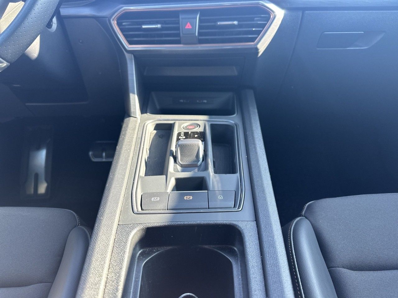 Fahrzeugabbildung CUPRA Leon 1.5 eTSI 150 PS DSG