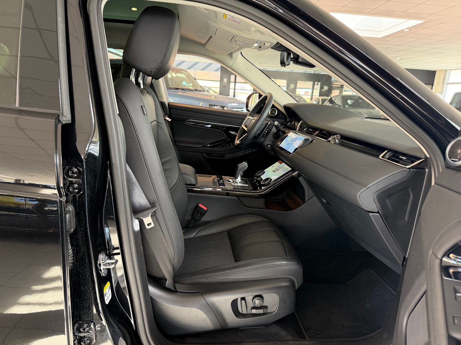 Fahrzeugabbildung Land Rover Evoque R-Dynamic SE/PANORAMA/MERIDIAN/KAMERA