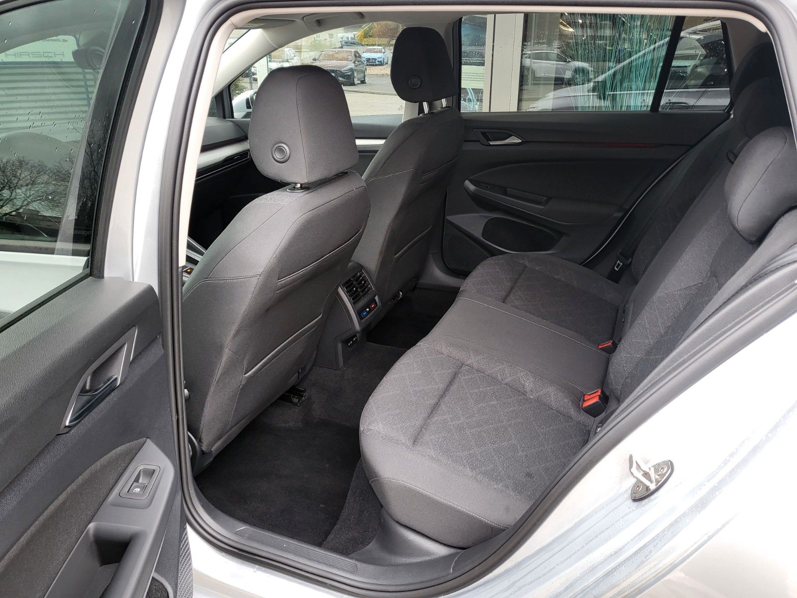 Fahrzeugabbildung Volkswagen Golf VIII Variant 2.0 TDI DSG Life AHZV NAVI