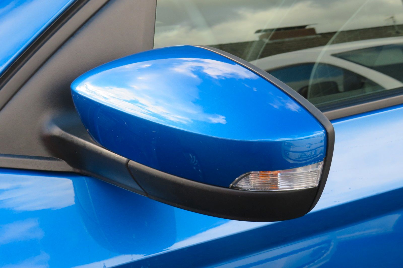 Fahrzeugabbildung SKODA Fabia Combi Ambition SITZH. GRA PDC NAVI APP 1.H