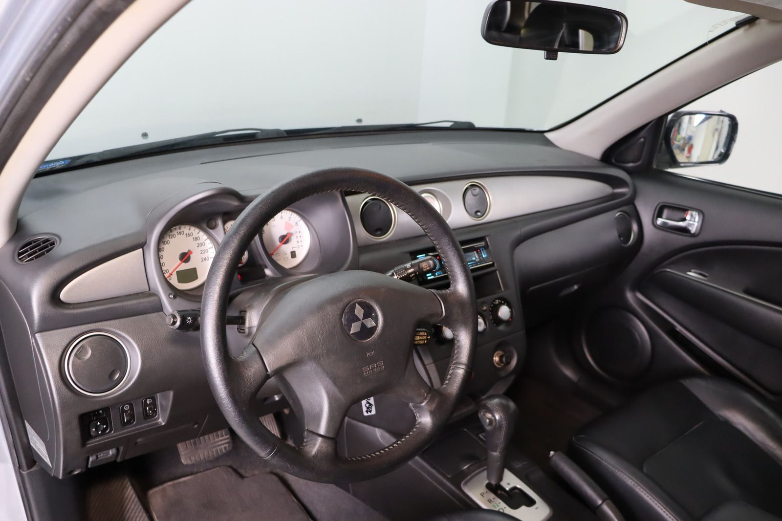 Fahrzeugabbildung Mitsubishi Outlander 2.4 Intense