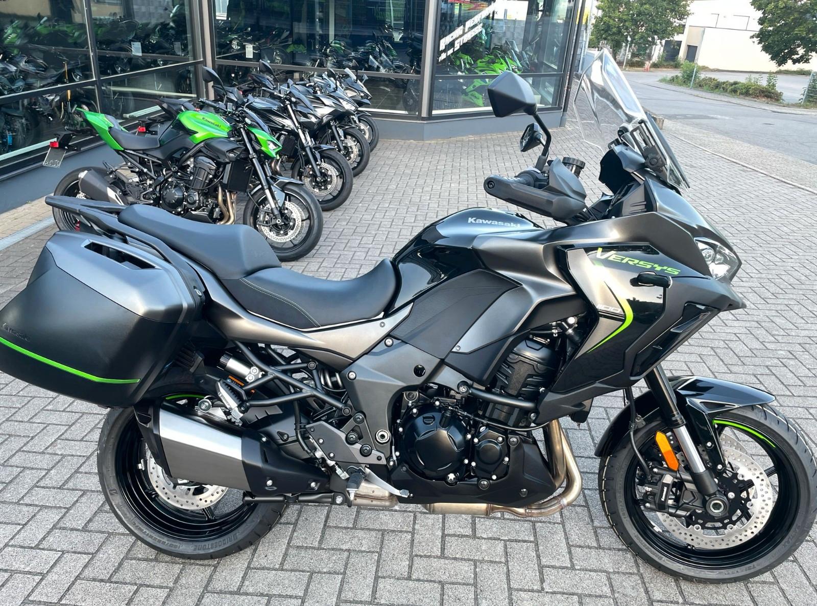 Kawasaki Versys 1100 Tourer / Lieferung incl.