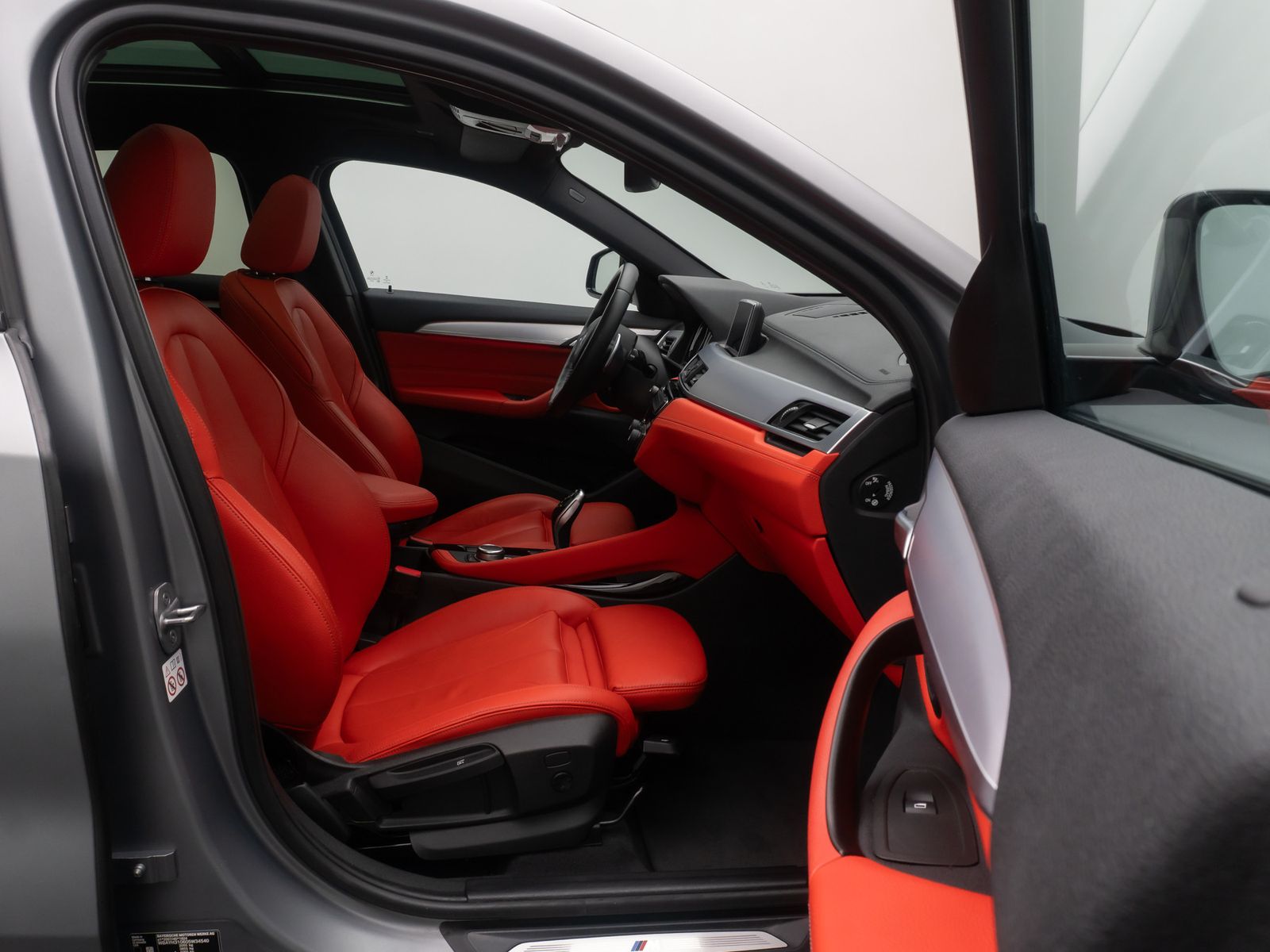 Fahrzeugabbildung BMW X2 sD20i M Sport Panorama Kamera Individual 19"