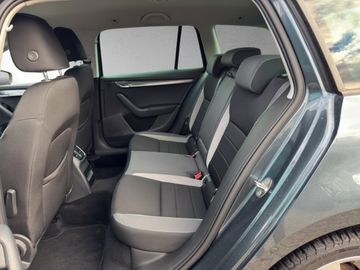 Skoda Octavia Combi III 2.0 TDI DSG Joy *SHZ*XENON*NAV